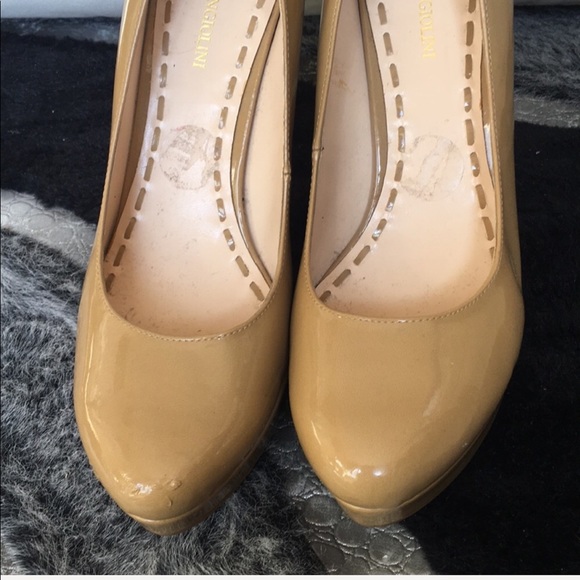 ENZO ANGIOLINI | Nude Patent Leather Heels - Picture 4 of 6